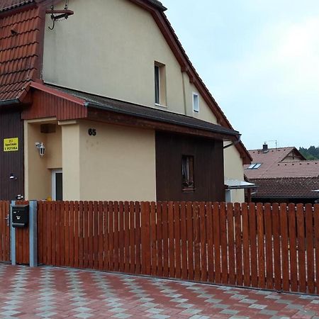 Apartman U Potoka Sadov Eksteriør bilde